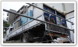 ���d�@�A�������n�ڂȂǂ𓋍ڂ����S���g���b�N